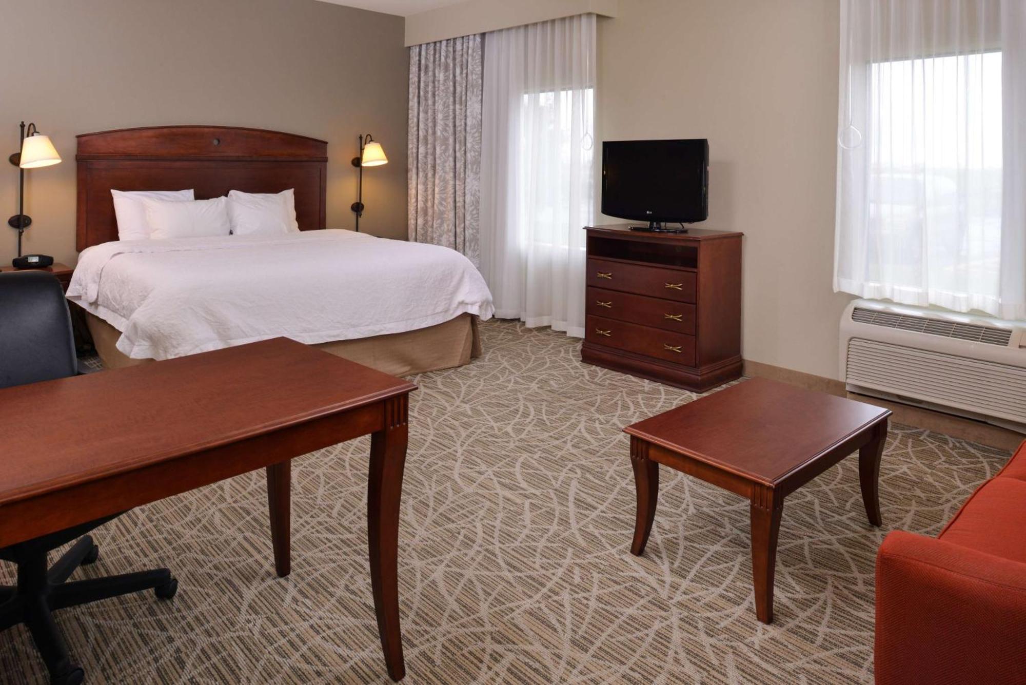 Hampton Inn By Hilton Litchfield Exterior photo