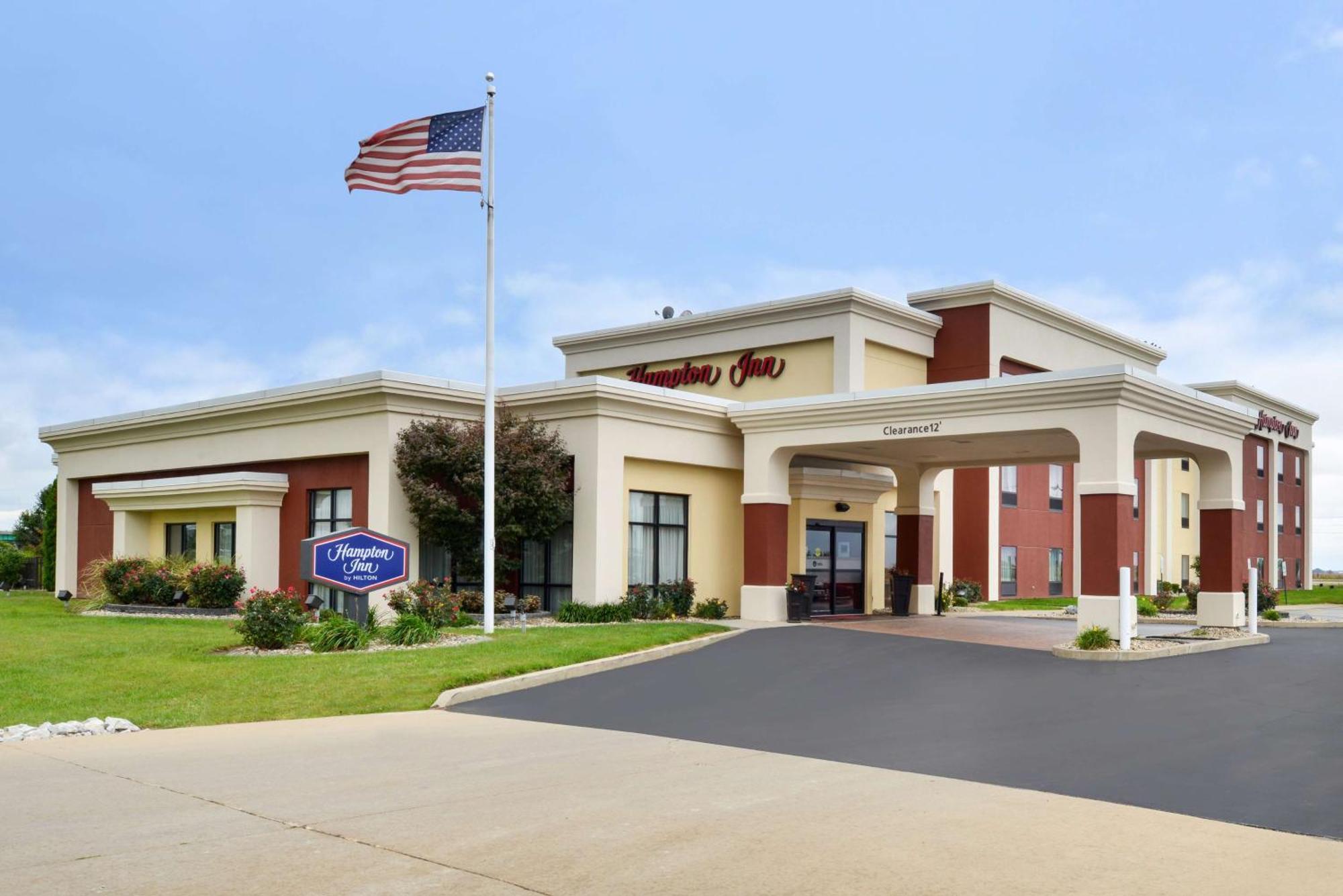 Hampton Inn By Hilton Litchfield Exterior photo