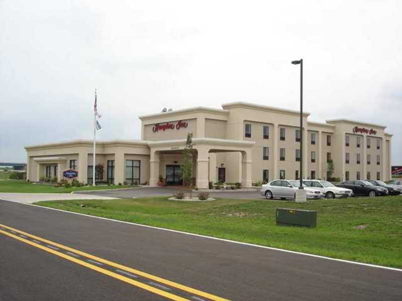Hampton Inn By Hilton Litchfield Exterior photo