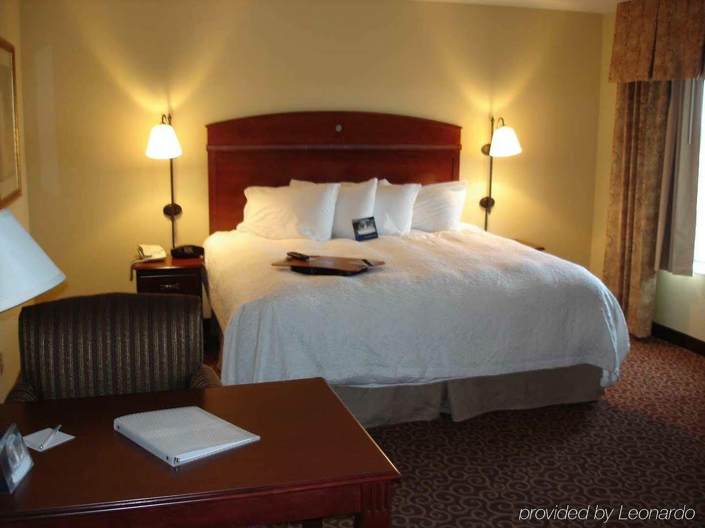 Hampton Inn By Hilton Litchfield Room photo